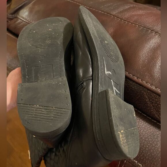 Tom Extreme by Eddie Marc quilted leather tall zip boots w/gold tone hardware - Picture 9 of 10